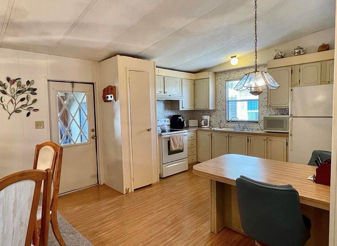 36335 BONNEY DR, ZEPHYRHILLS, FL, 33541