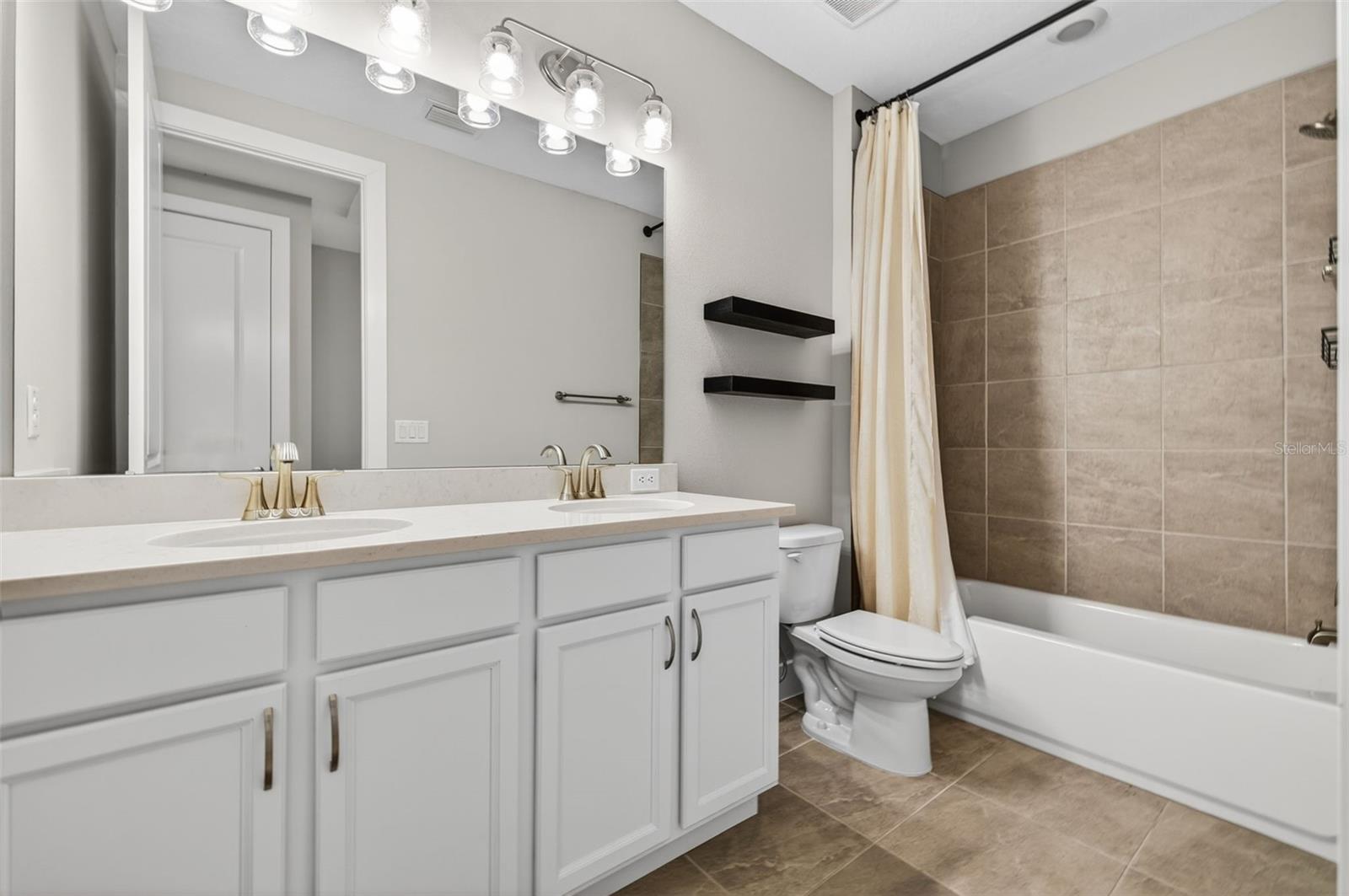 8346 IVY STARK BLVD, WESLEY CHAPEL, FL, 33545