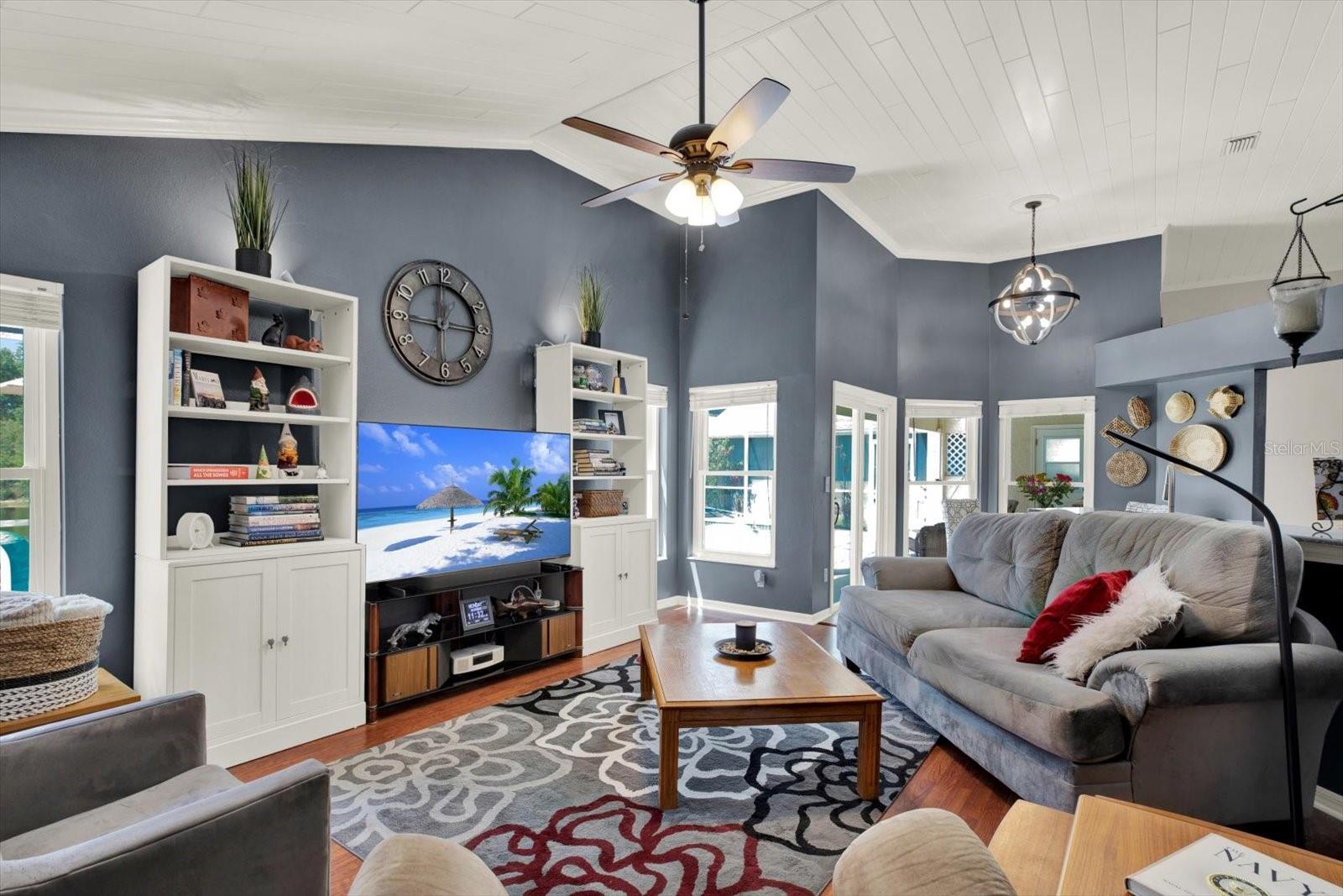 9042 BRELAND DR, TAMPA, FL, 33626
