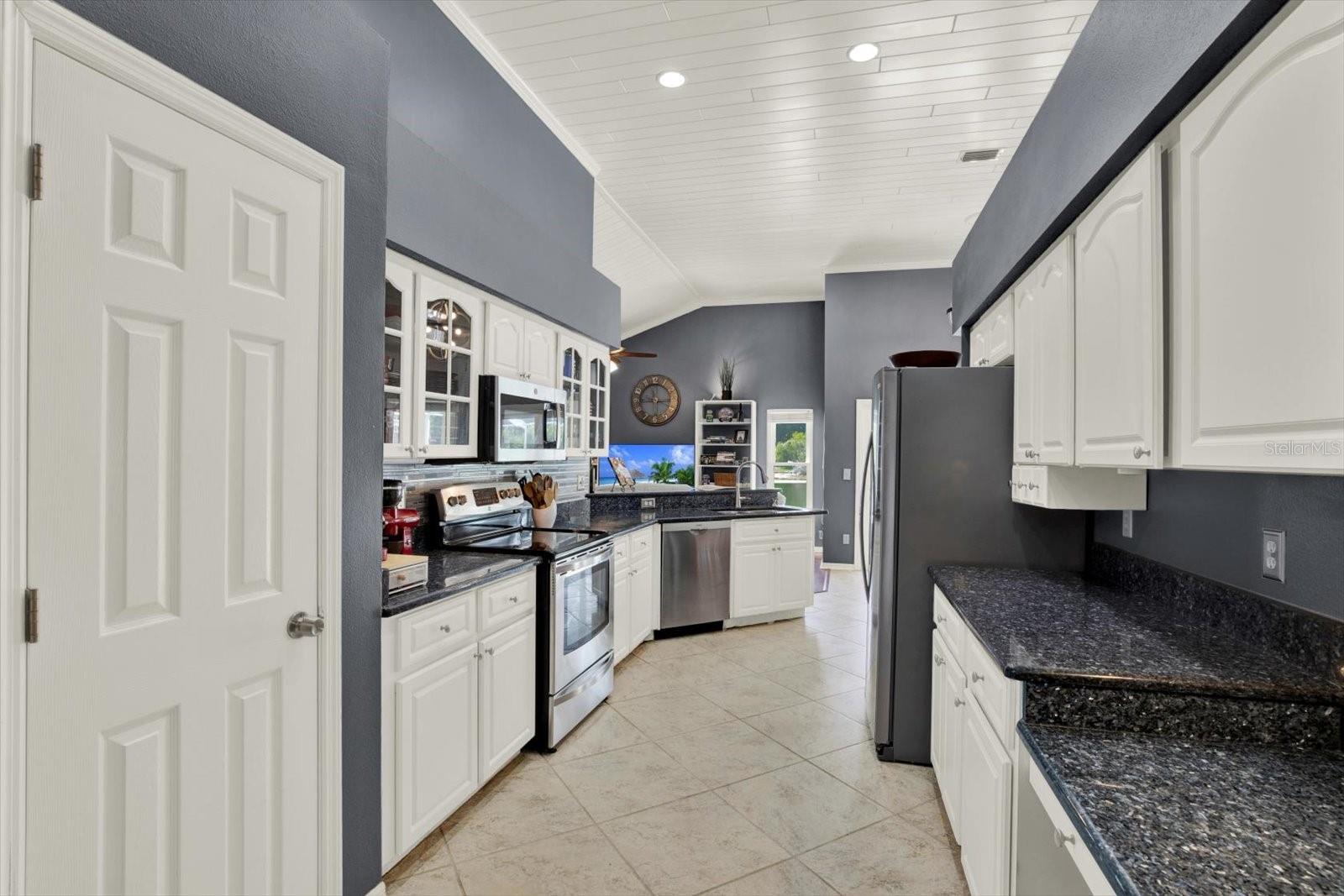 9042 BRELAND DR, TAMPA, FL, 33626