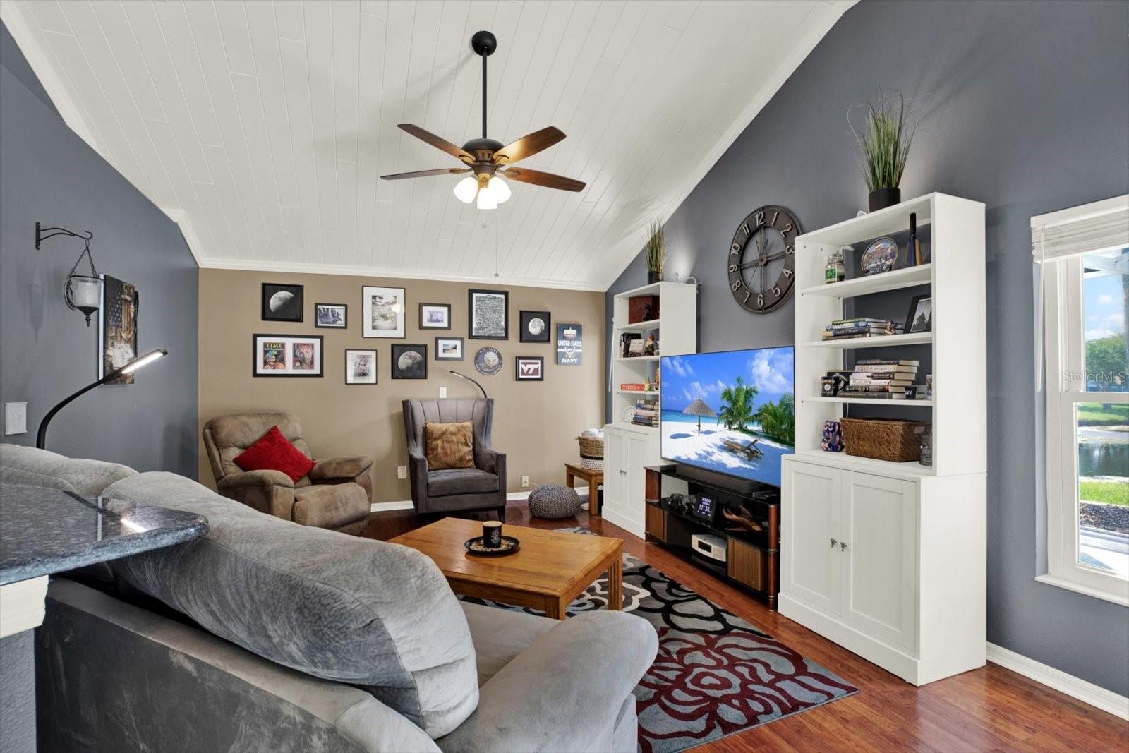 9042 BRELAND DR, TAMPA, FL, 33626