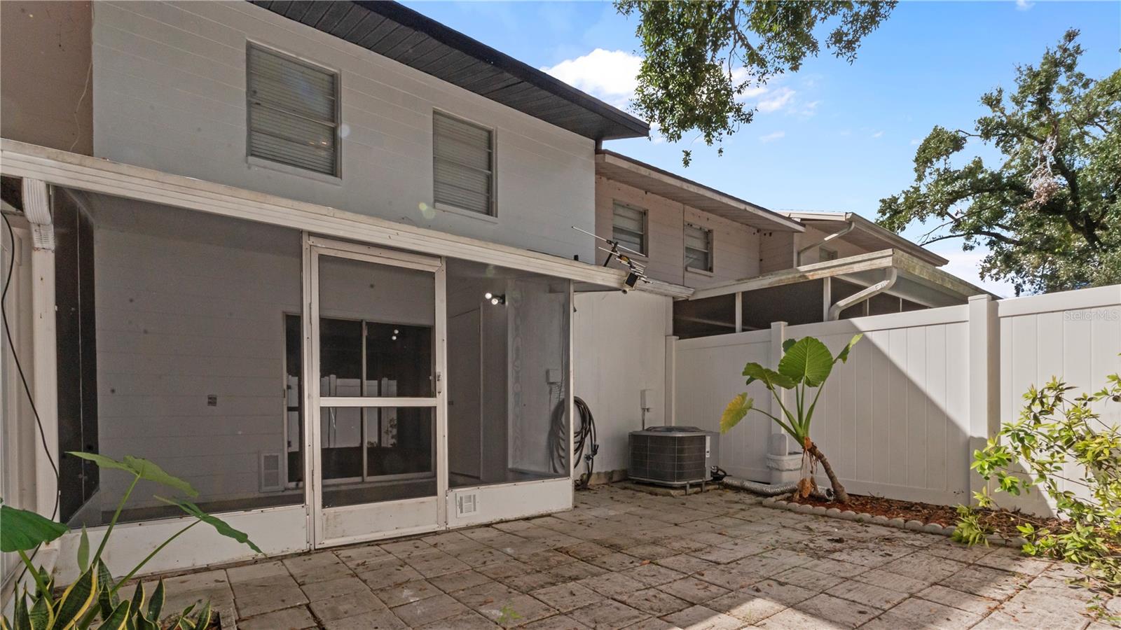 11717 WESSON CIR E, TAMPA, FL, 33618
