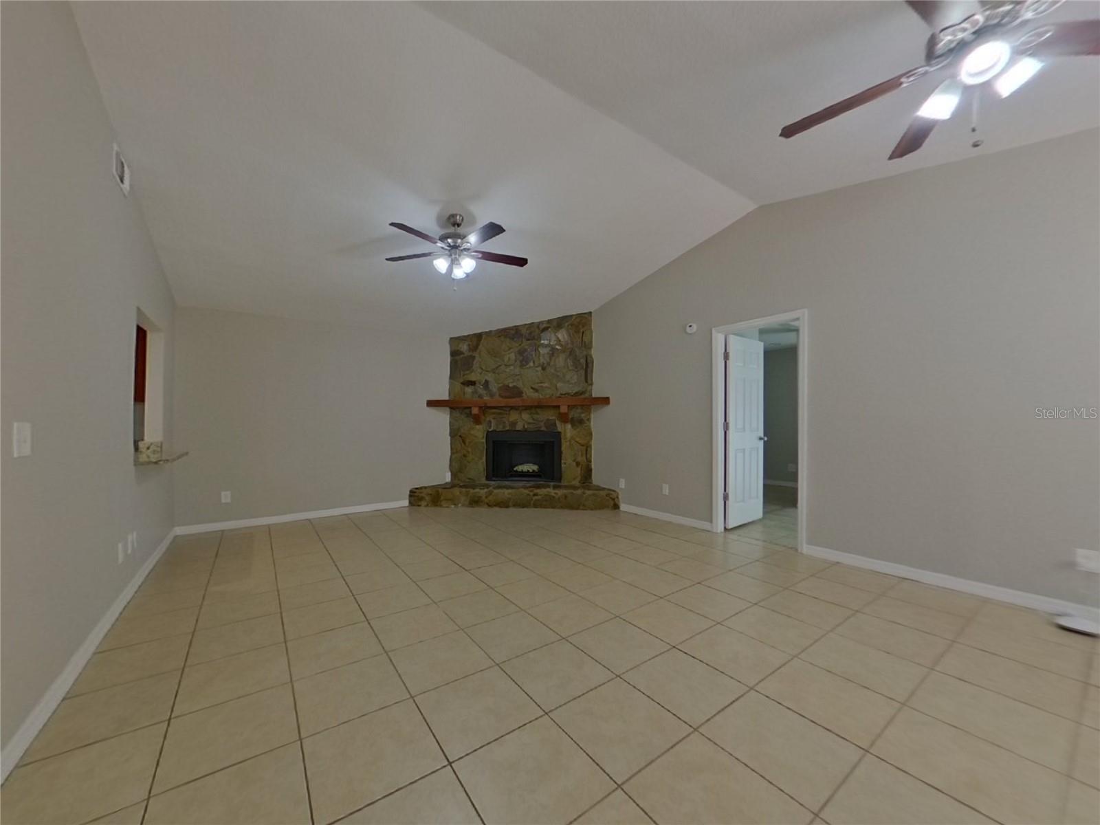 PINE LAKE SEC A UNIT ONE, TAMPA, FL, 33613