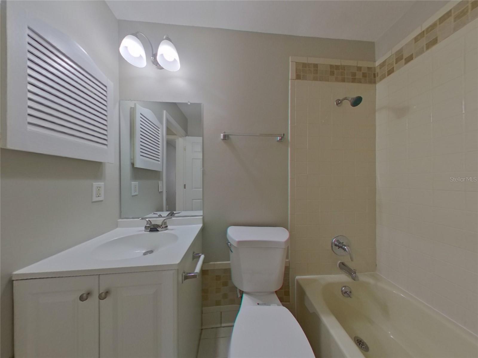 PINE LAKE SEC A UNIT ONE, TAMPA, FL, 33613
