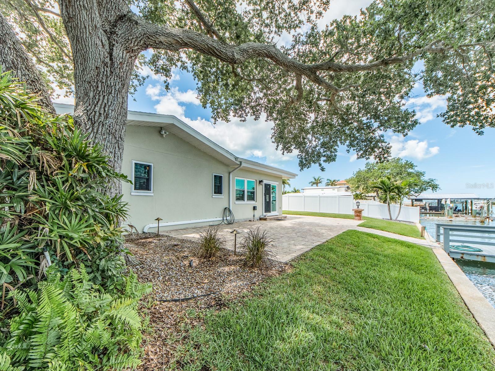 40 SUNSET BAY DR, BELLEAIR, FL, 33756