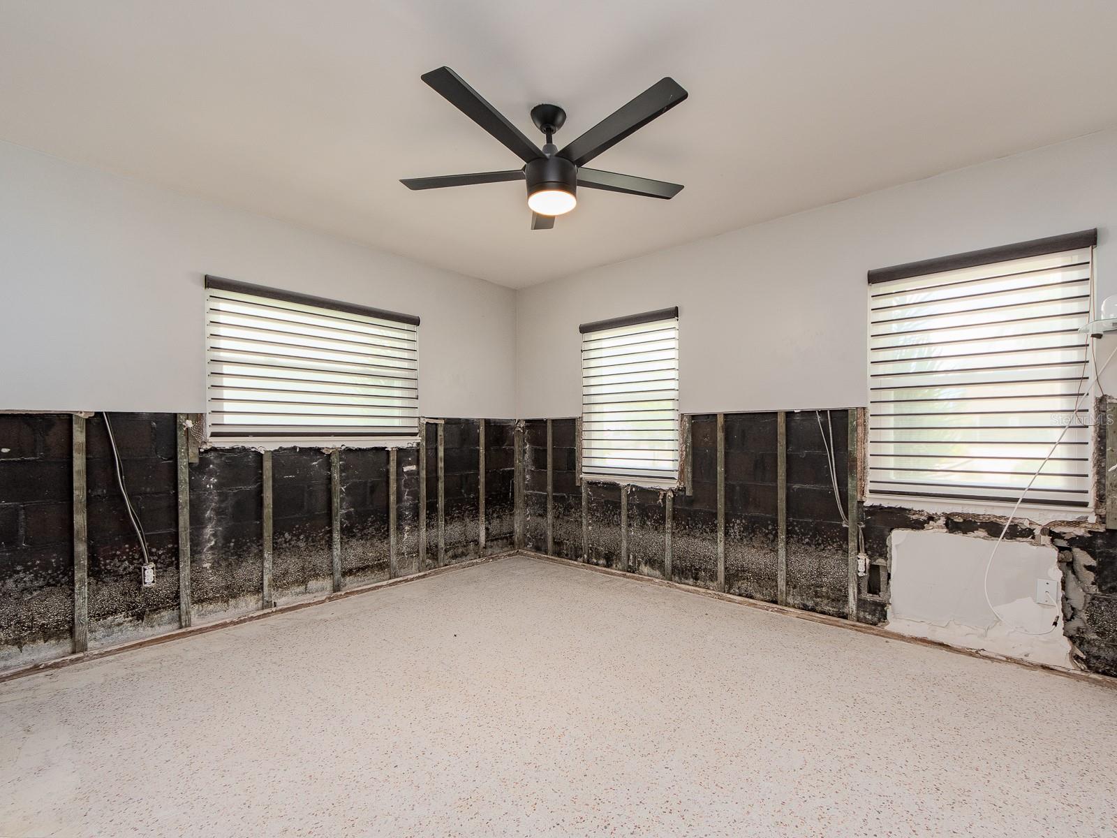 40 SUNSET BAY DR, BELLEAIR, FL, 33756