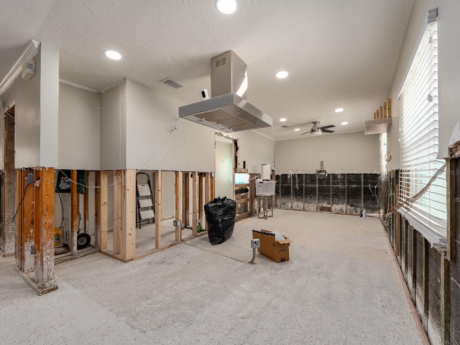 40 SUNSET BAY DR, BELLEAIR, FL, 33756