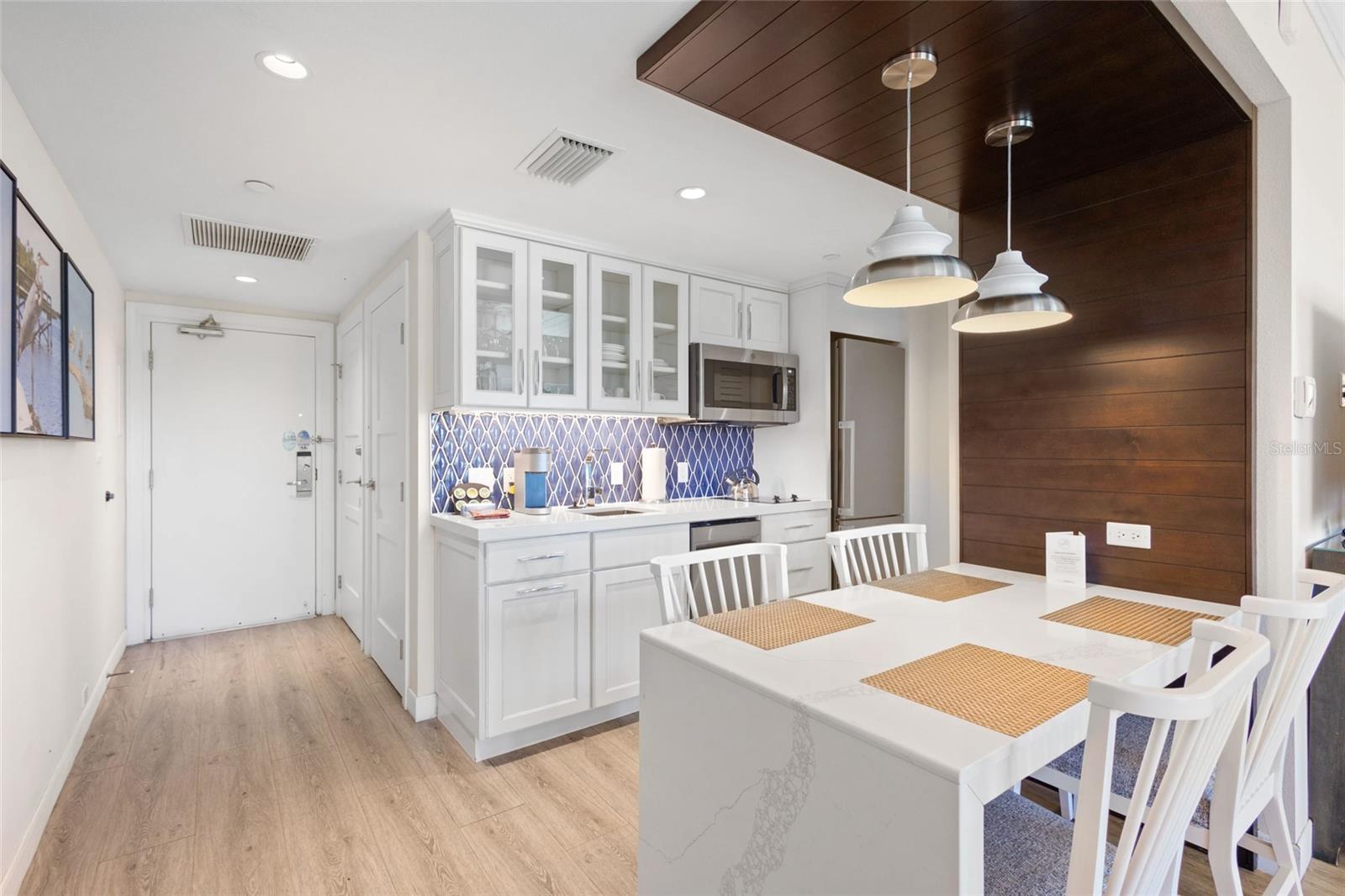 240 SANDS POINT RD #4104, LONGBOAT KEY, FL, 34228