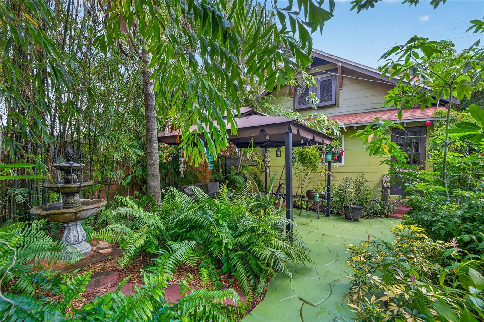 652 8TH AVE N, ST PETERSBURG, FL, 33701