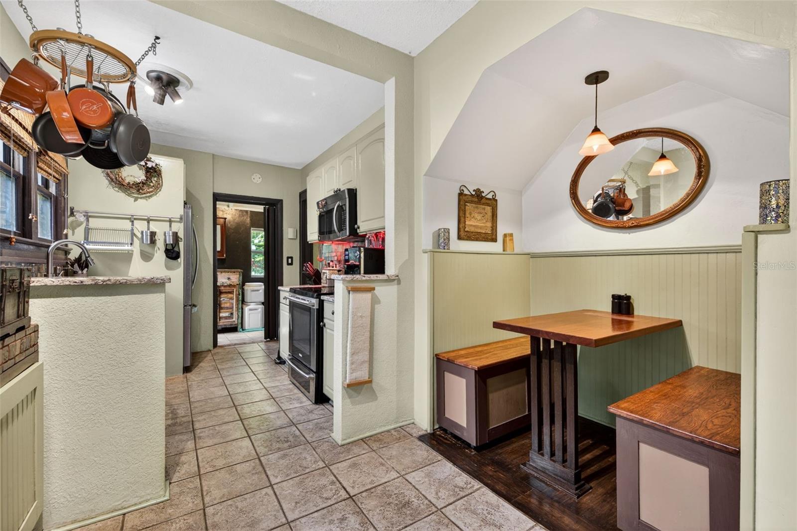 652 8TH AVE N, ST PETERSBURG, FL, 33701