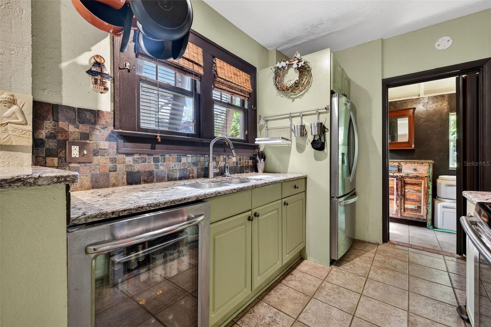 652 8TH AVE N, ST PETERSBURG, FL, 33701