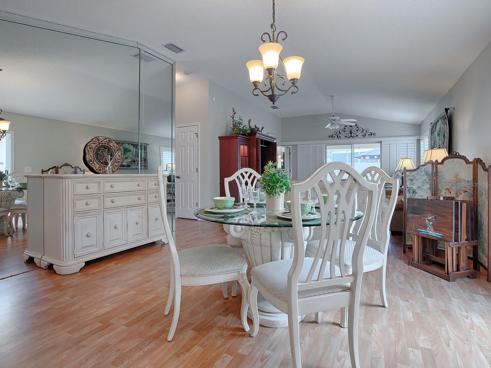 1129 SANTA CRUZ DR, THE VILLAGES, FL, 32162