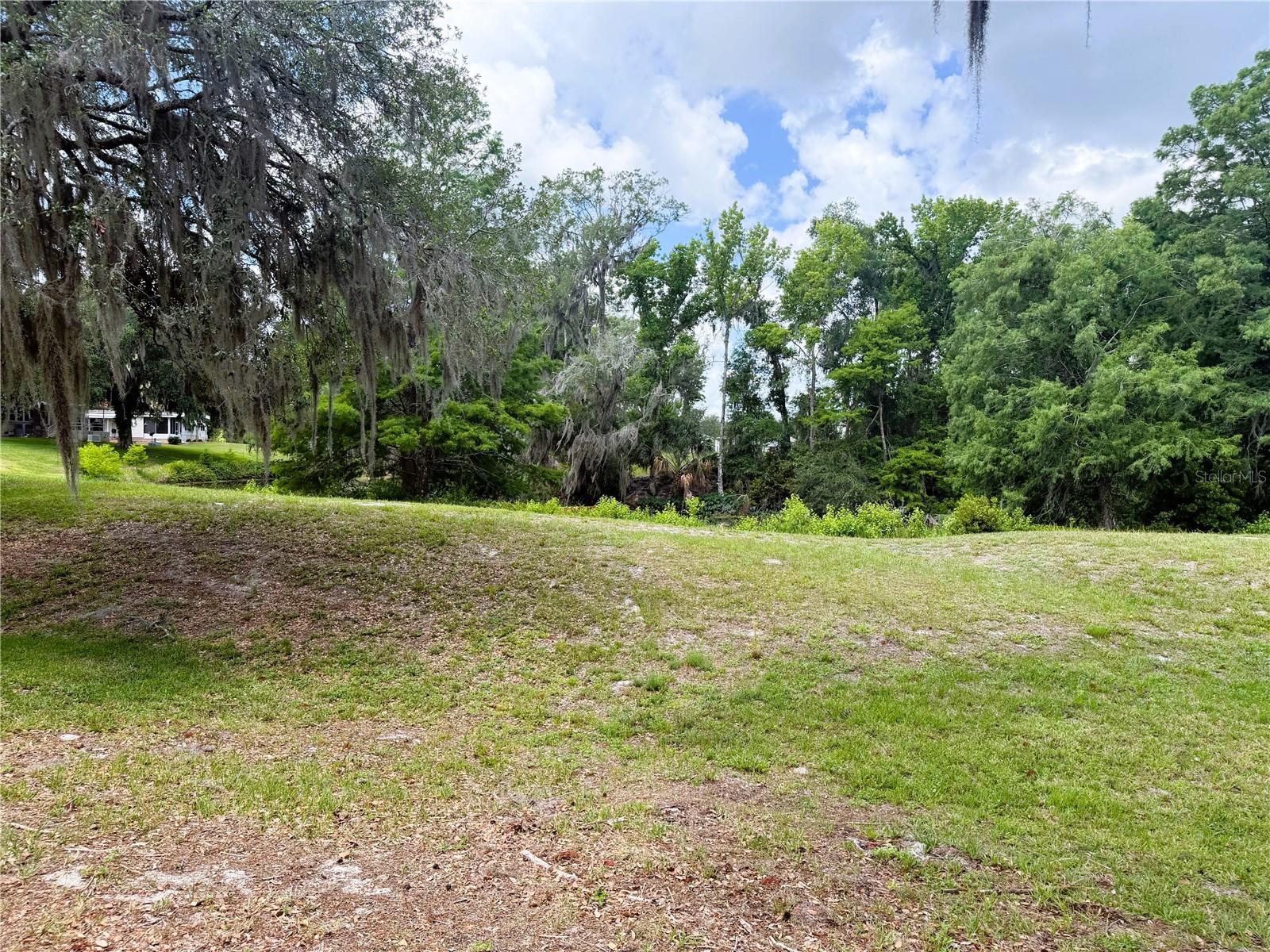 127 ROYAL PALM DR, LEESBURG, FL, 34748