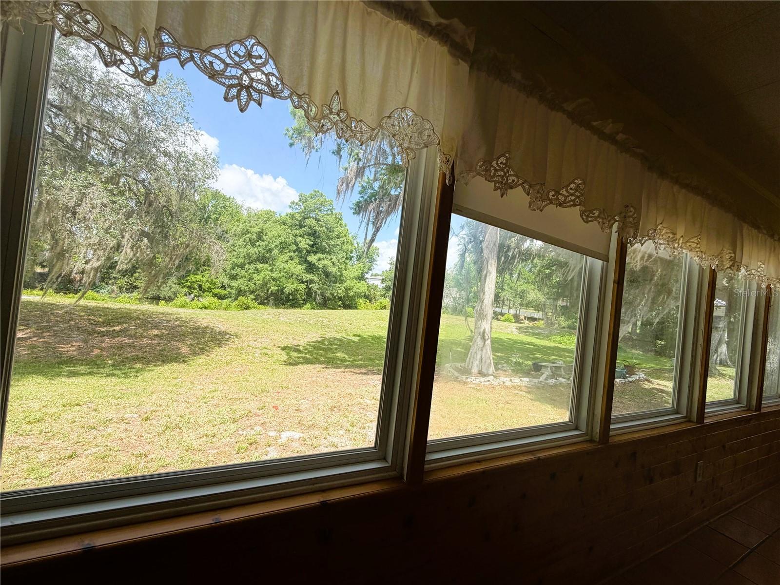 127 ROYAL PALM DR, LEESBURG, FL, 34748