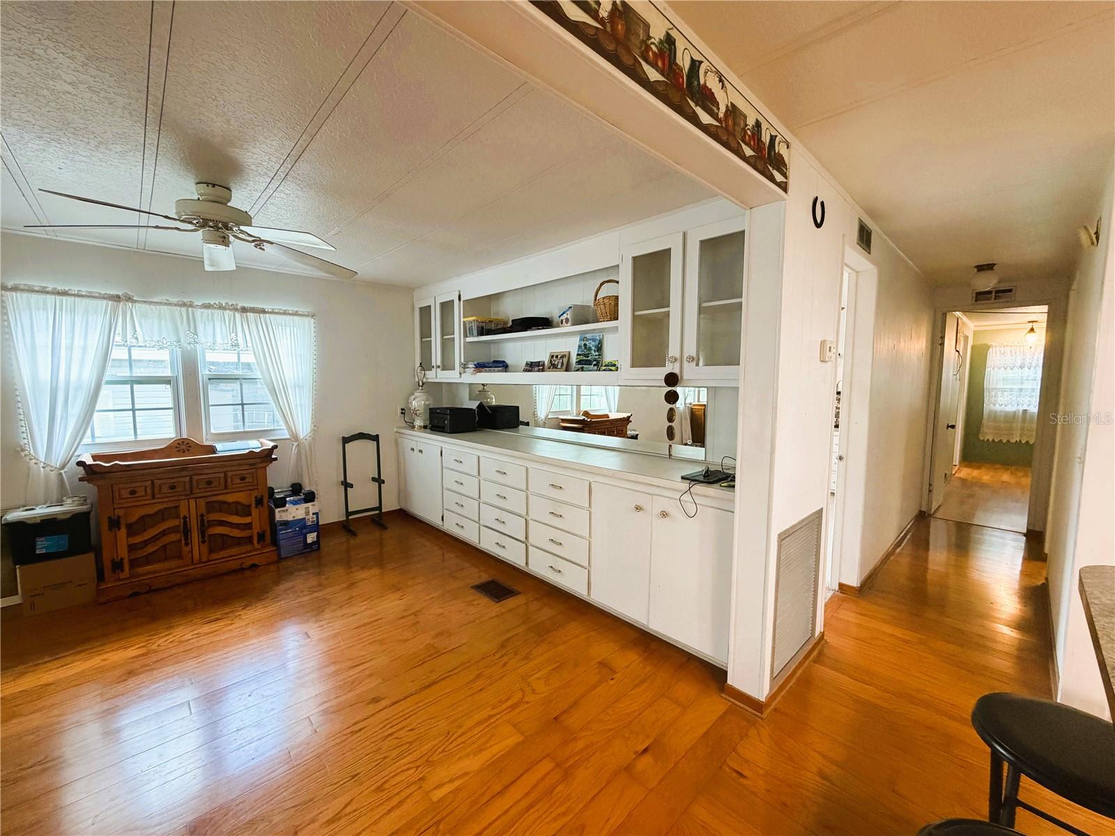 127 ROYAL PALM DR, LEESBURG, FL, 34748