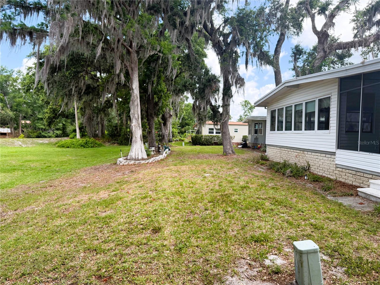 127 ROYAL PALM DR, LEESBURG, FL, 34748