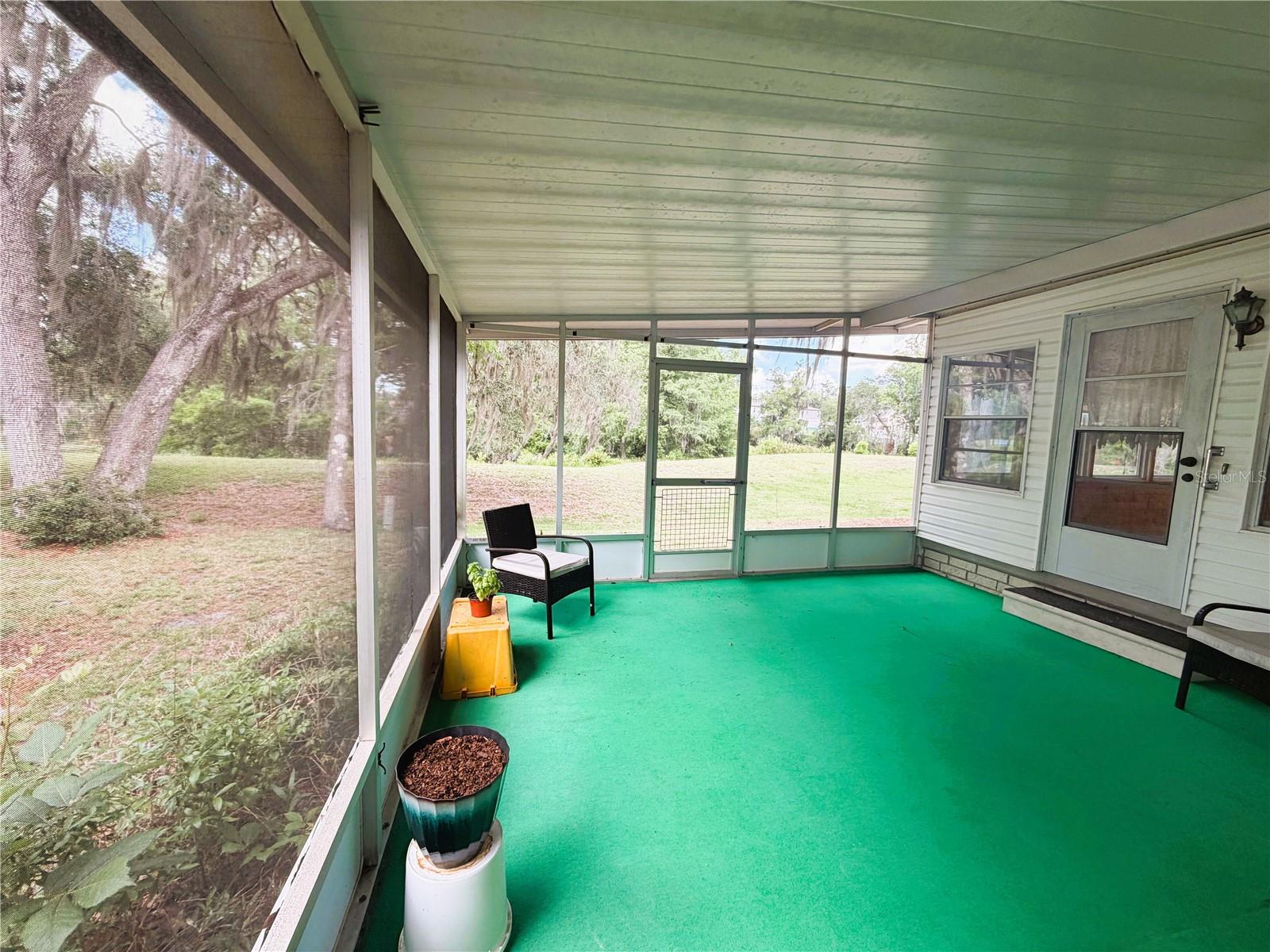 127 ROYAL PALM DR, LEESBURG, FL, 34748