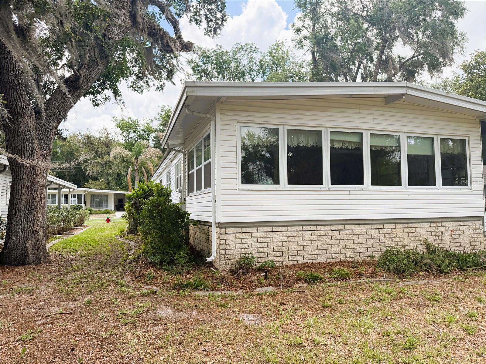 127 ROYAL PALM DR, LEESBURG, FL, 34748