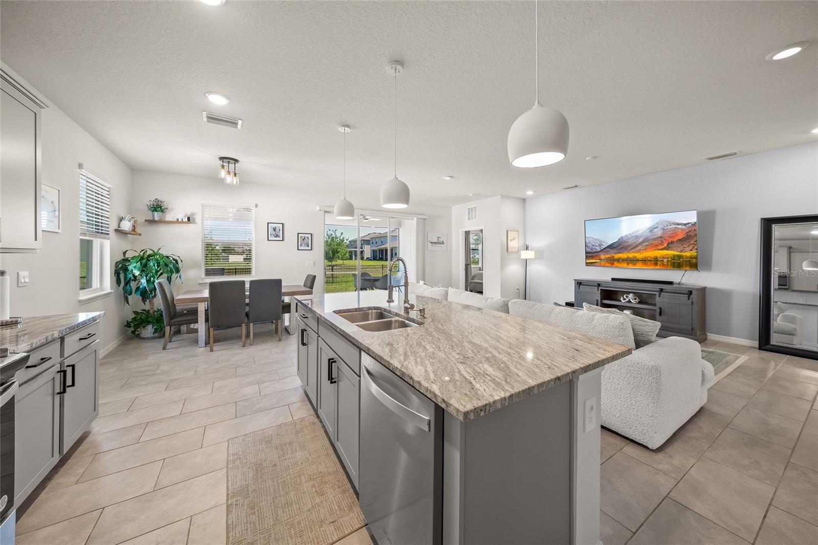 2013 MIDNIGHT PEARL DR, SARASOTA, FL, 34240