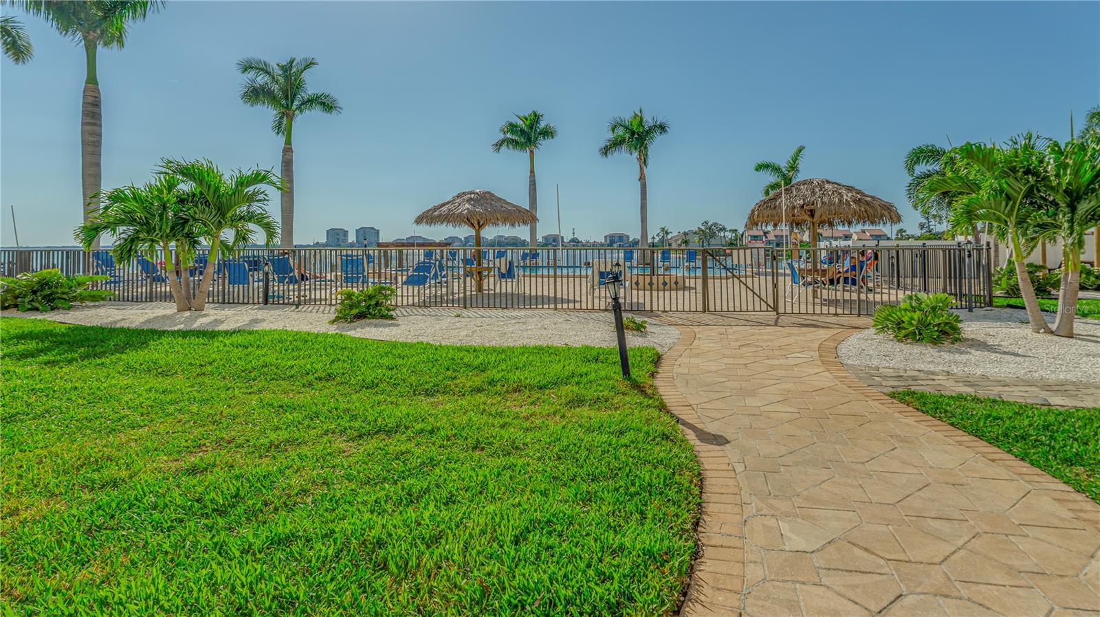 4900 BRITTANY DR S #910, ST PETERSBURG, FL, 33715