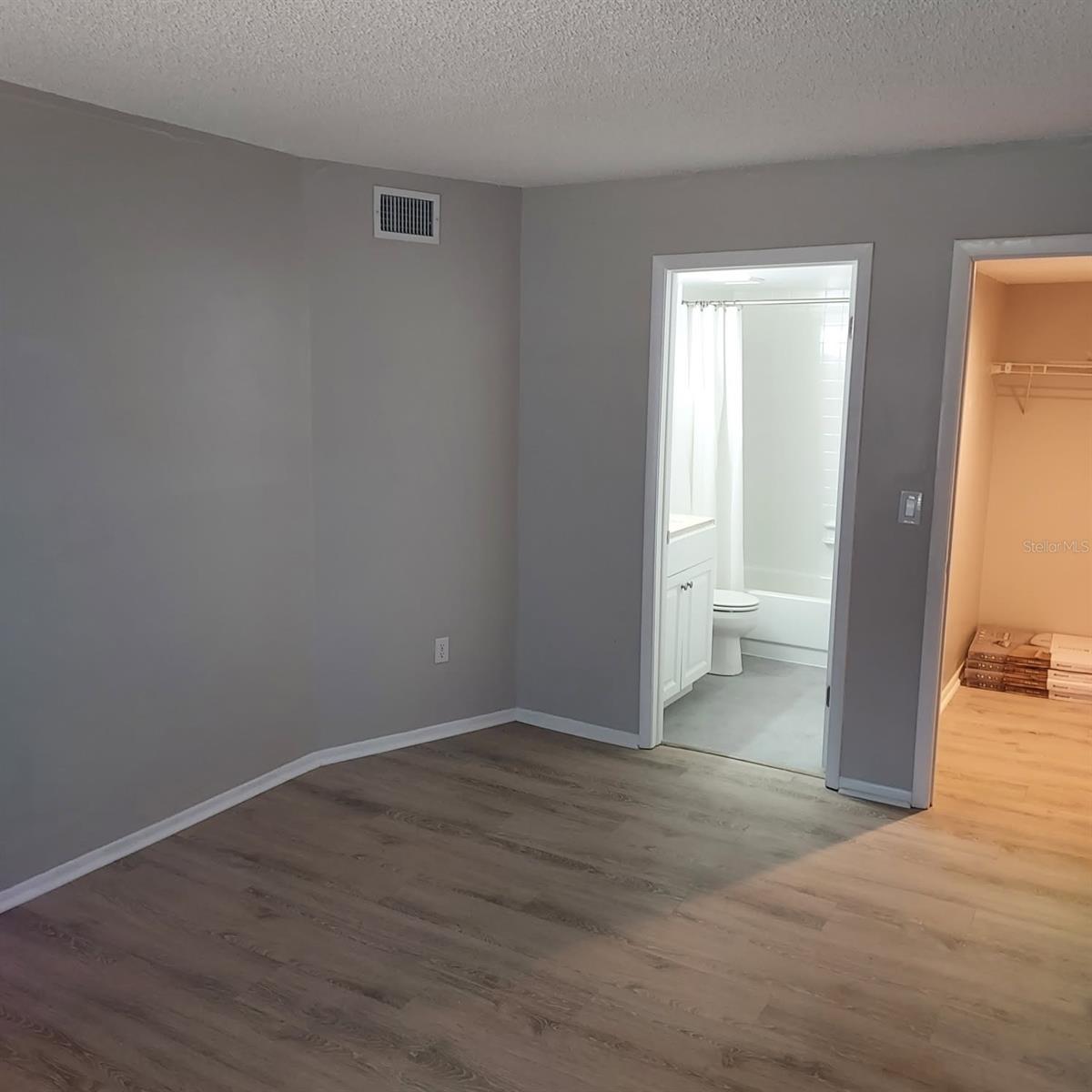 3956 TUMBLE WOOD TRL #101, TAMPA, FL, 33613