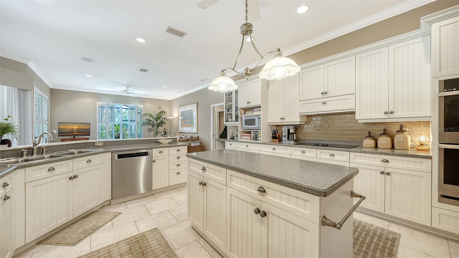 756 VANDERBILT DR, NOKOMIS, FL, 34275