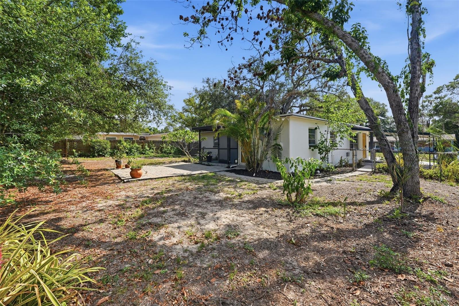 8017 CARDINAL DR, TAMPA, FL, 33617