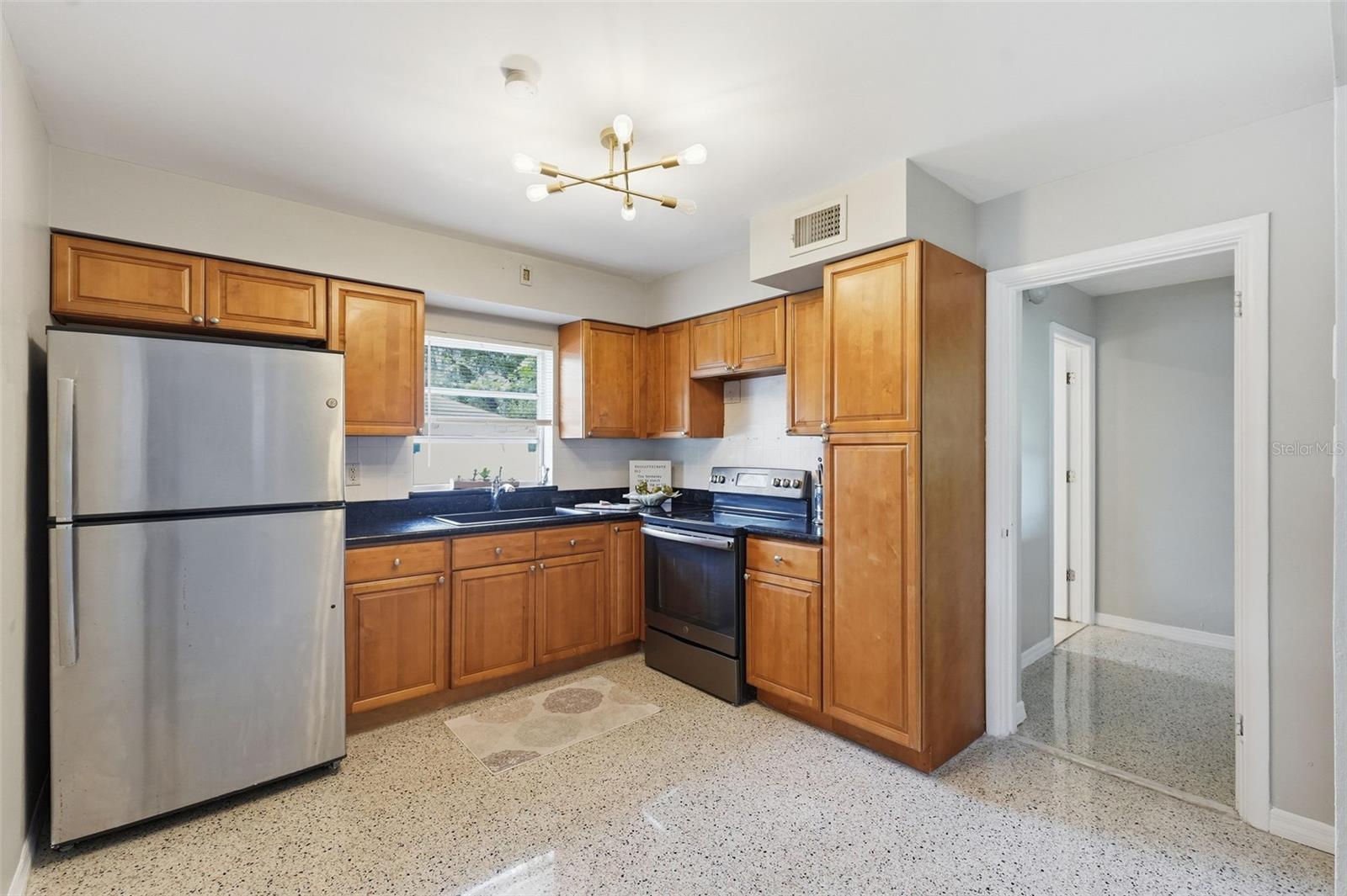 8017 CARDINAL DR, TAMPA, FL, 33617