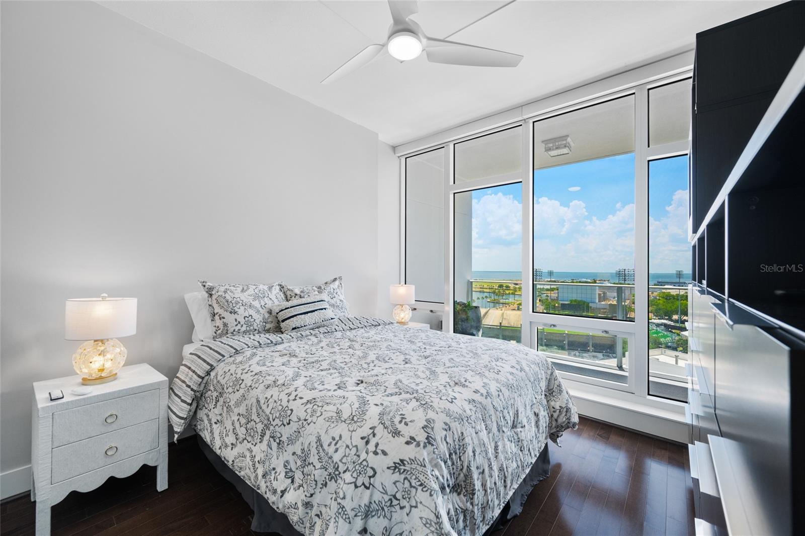 175 1ST ST S #1204, ST PETERSBURG, FL, 33701