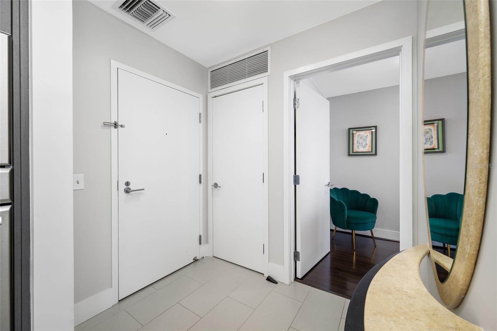 175 1ST ST S #1204, ST PETERSBURG, FL, 33701