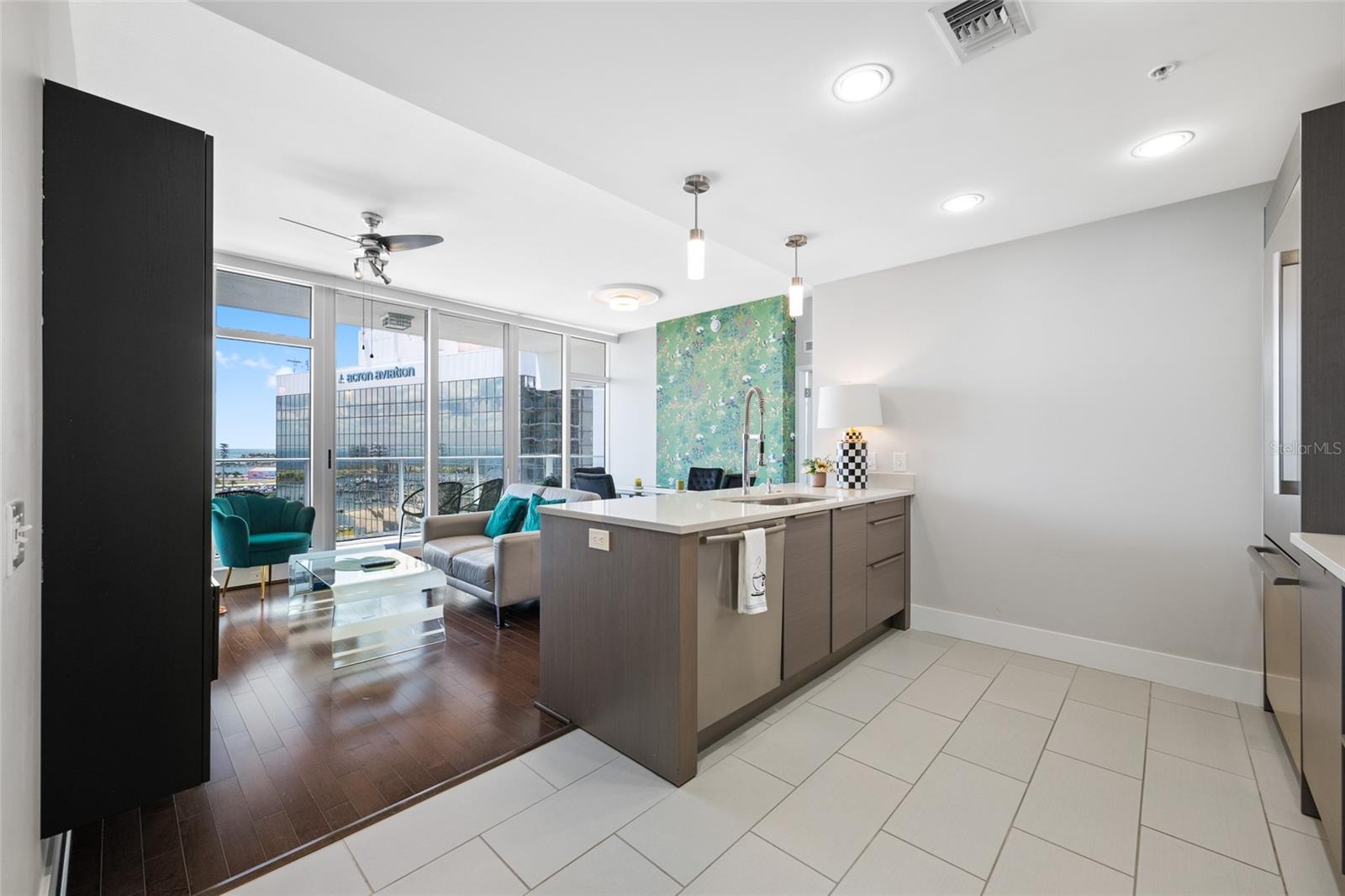 175 1ST ST S #1204, ST PETERSBURG, FL, 33701