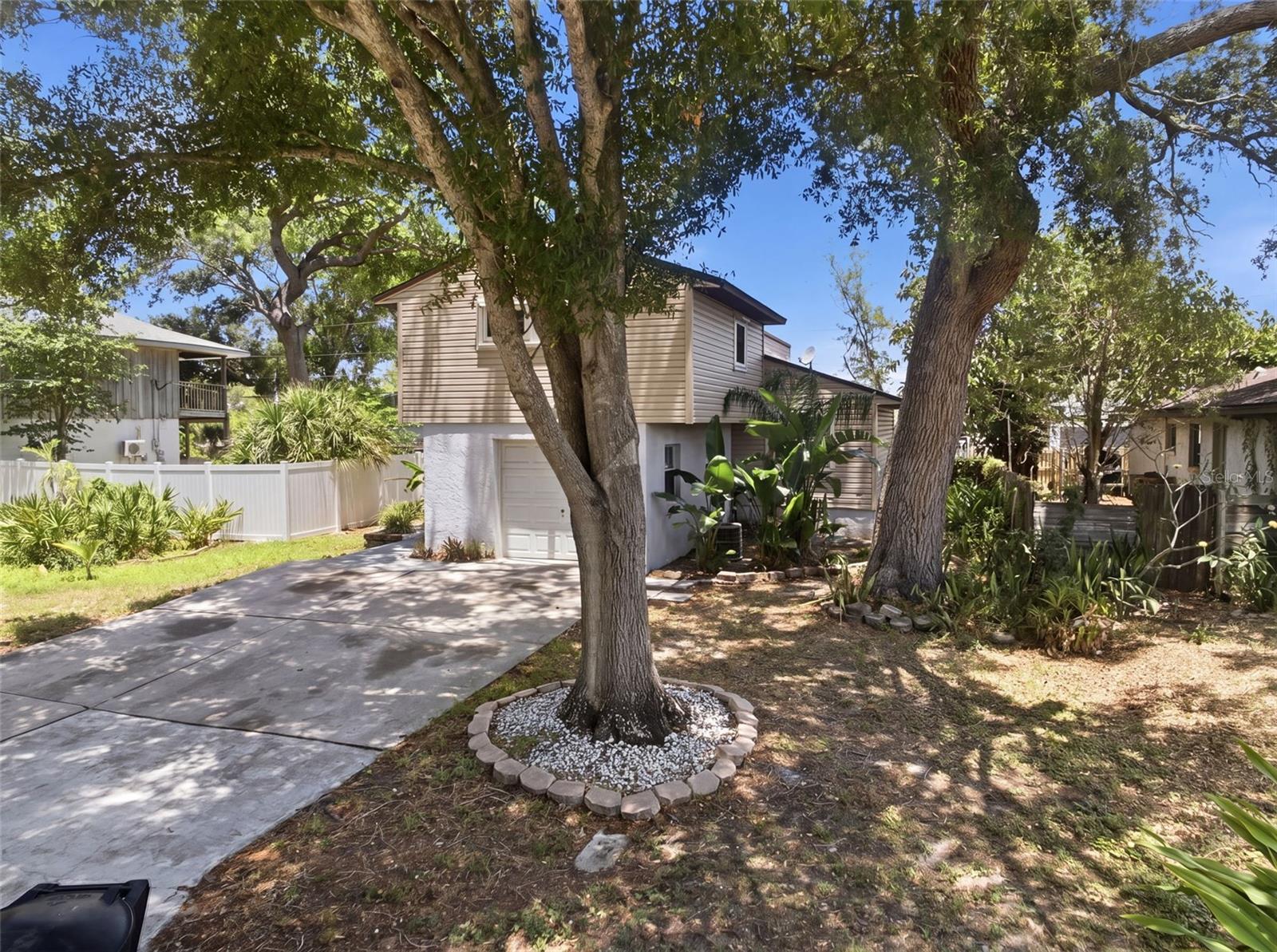 111 69TH AVE N, ST PETERSBURG, FL, 33702