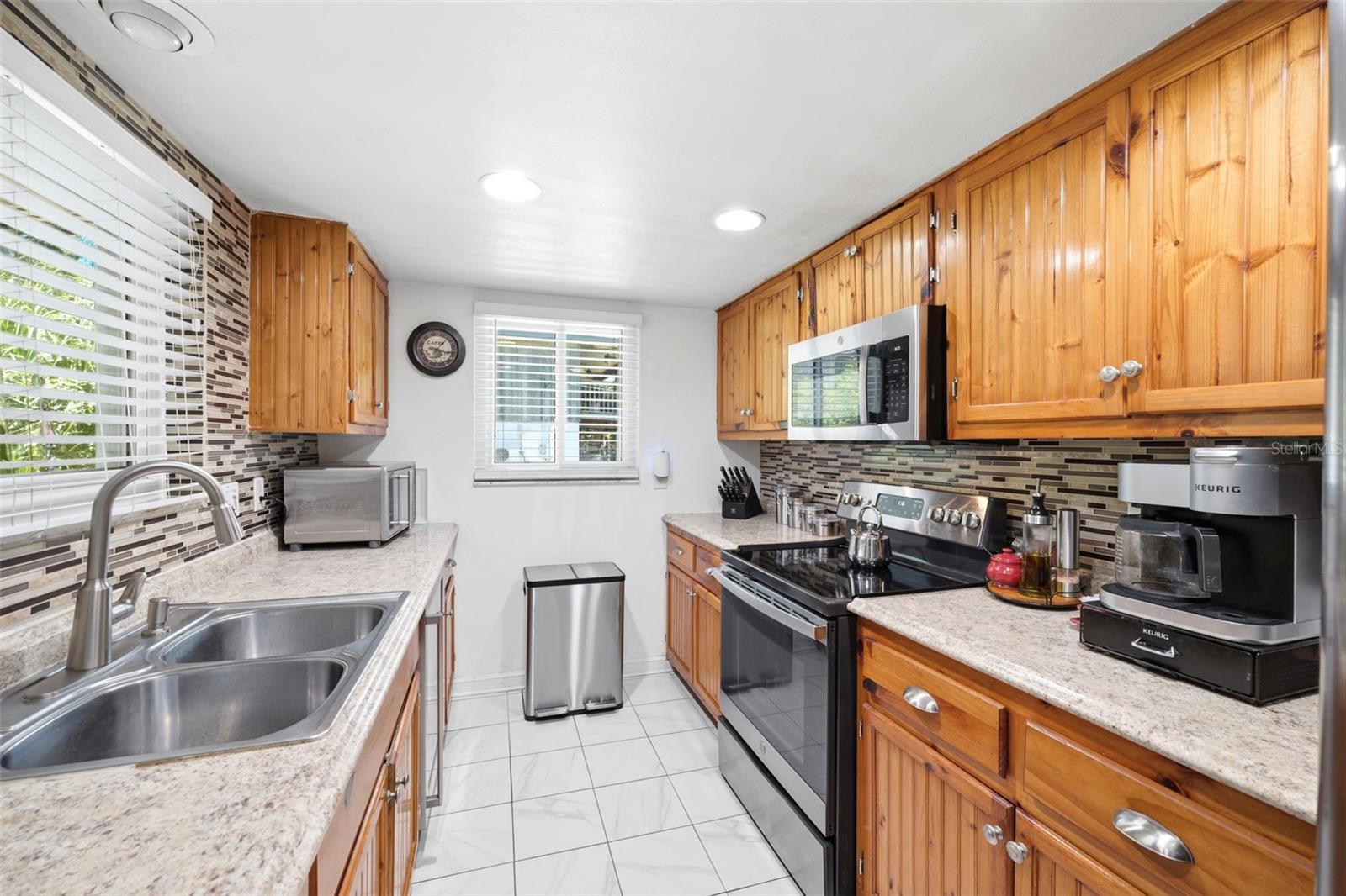 111 69TH AVE N, ST PETERSBURG, FL, 33702