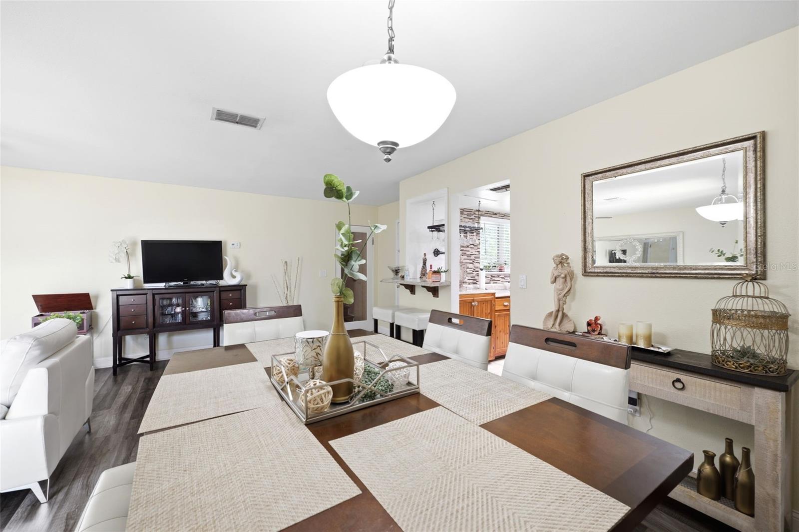 111 69TH AVE N, ST PETERSBURG, FL, 33702