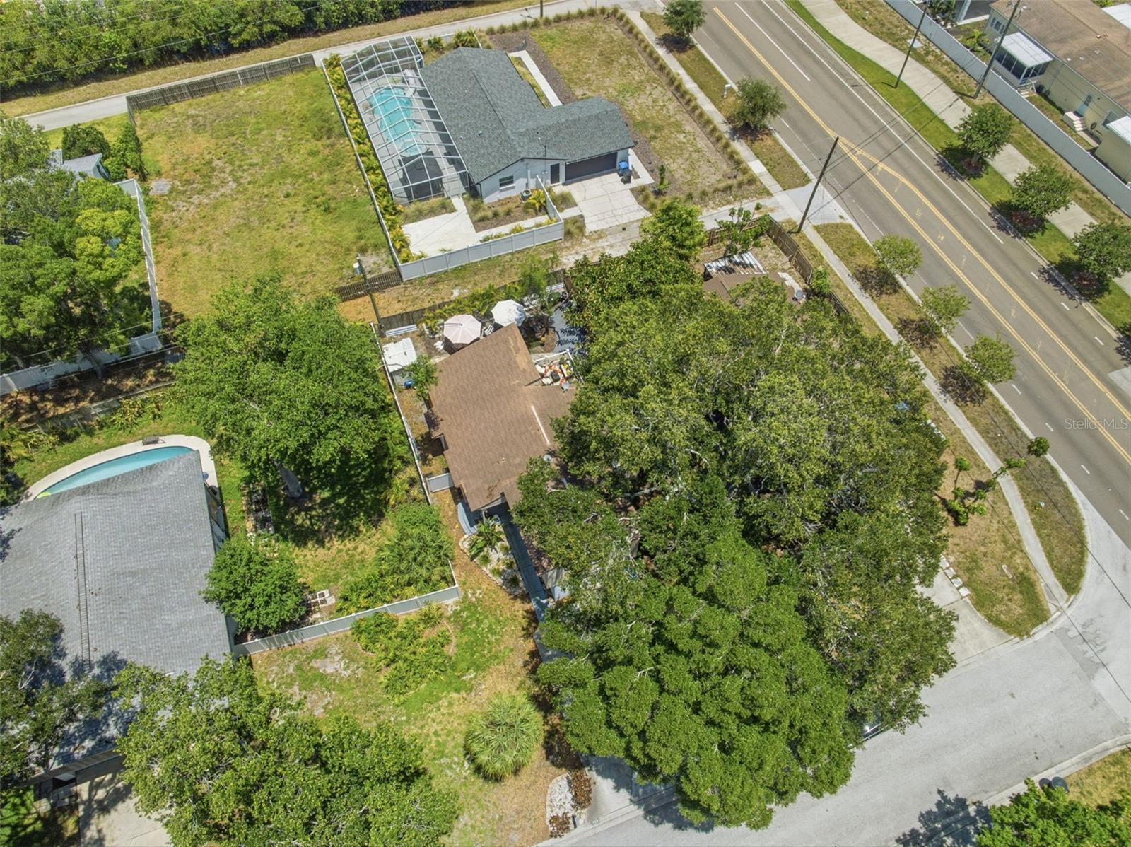 111 69TH AVE N, ST PETERSBURG, FL, 33702