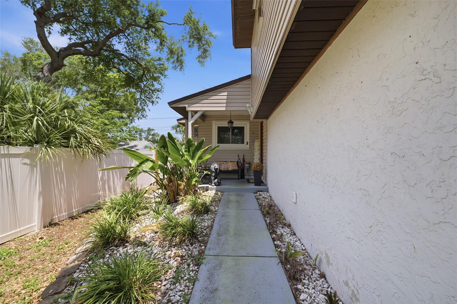 111 69TH AVE N, ST PETERSBURG, FL, 33702