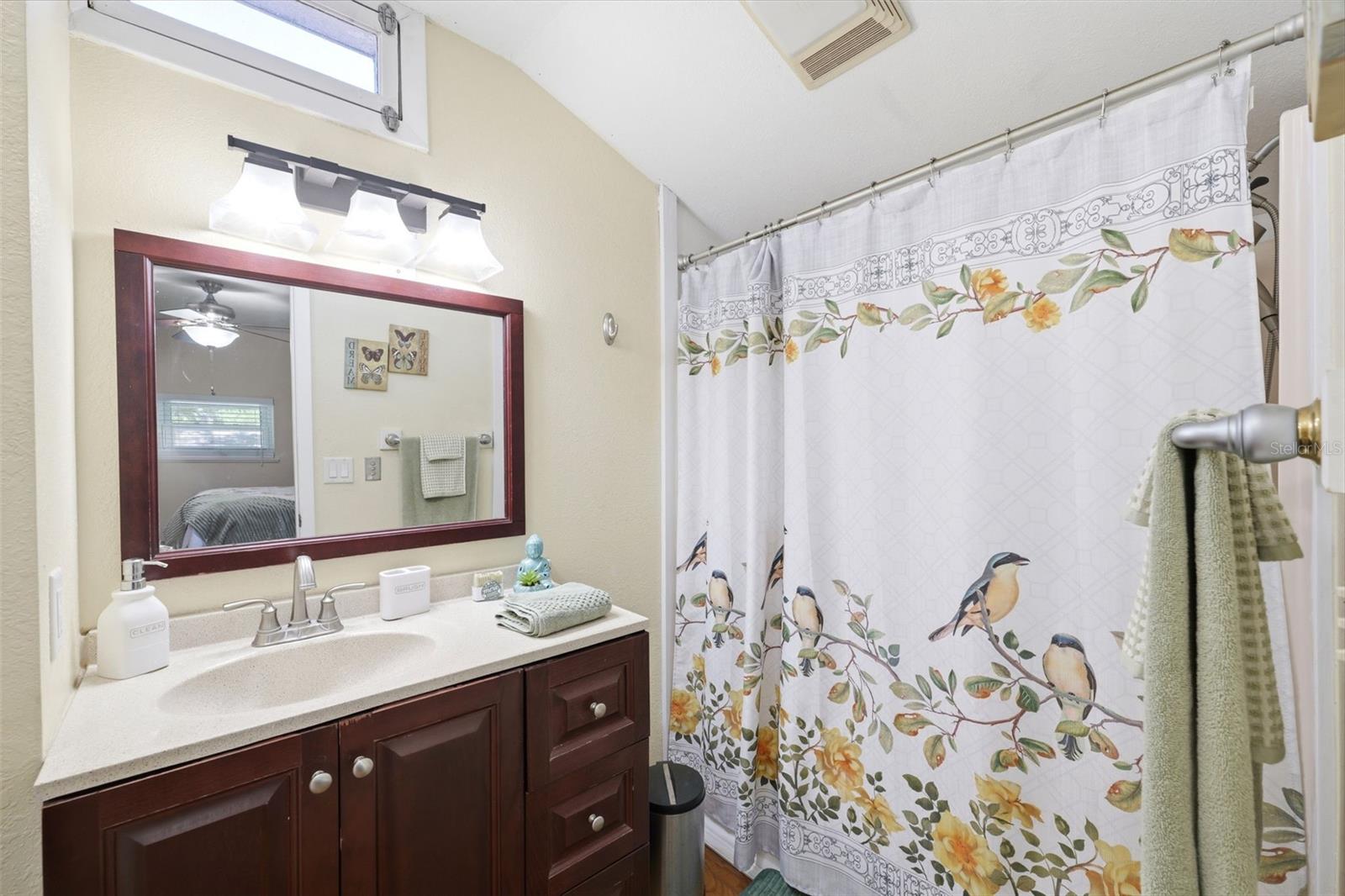 111 69TH AVE N, ST PETERSBURG, FL, 33702