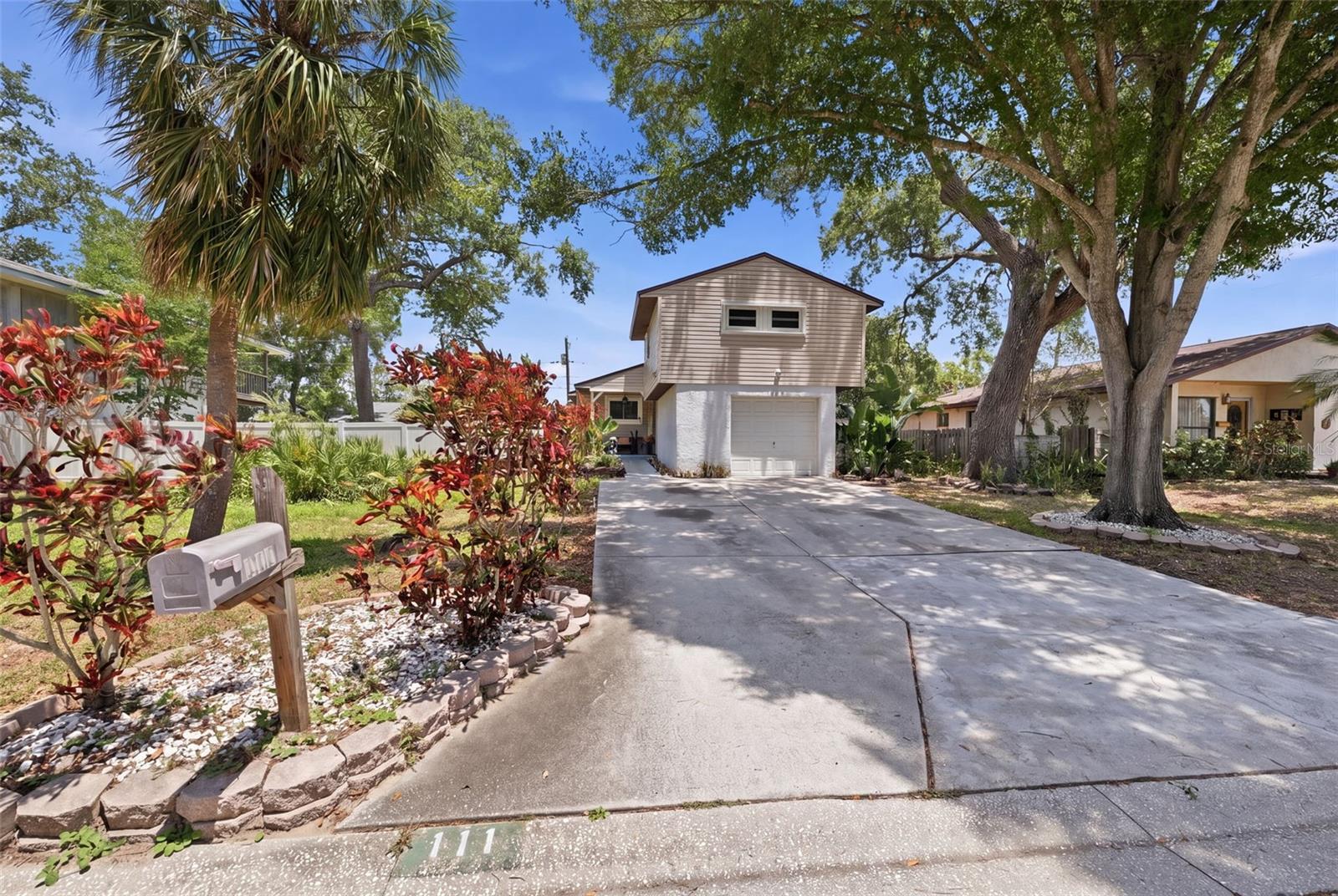 111 69TH AVE N, ST PETERSBURG, FL, 33702