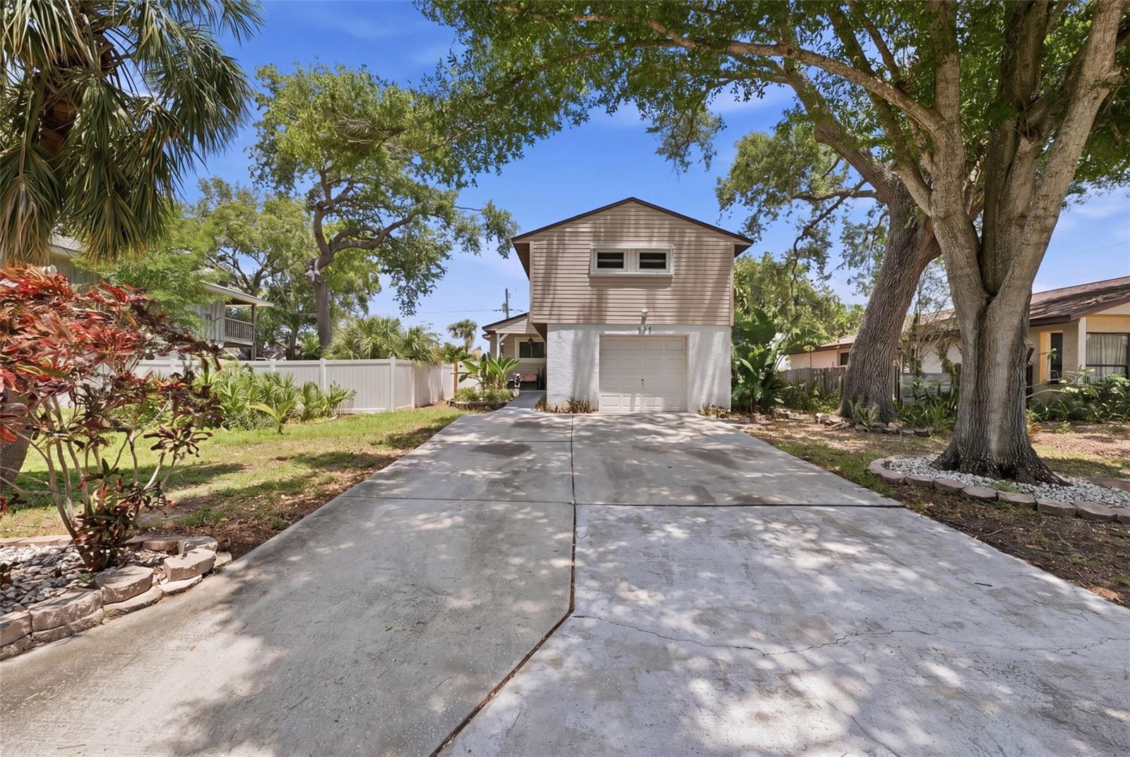 111 69TH AVE N, ST PETERSBURG, FL, 33702