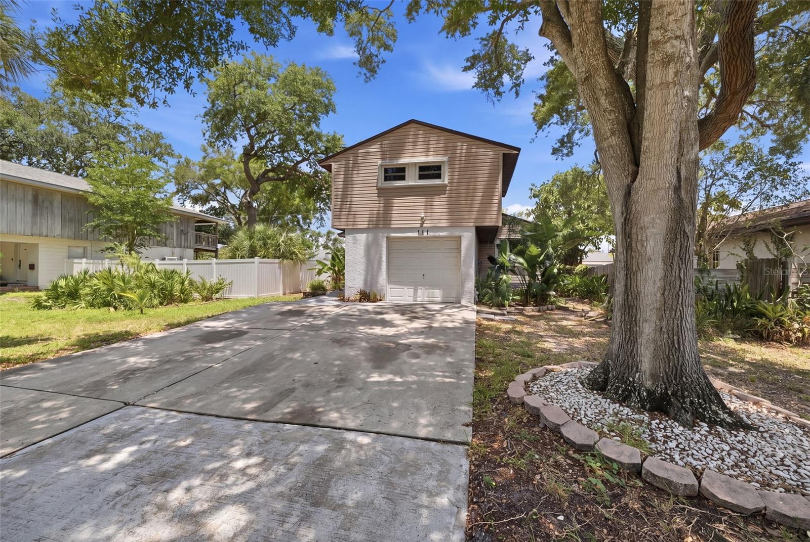111 69TH AVE N, ST PETERSBURG, FL, 33702