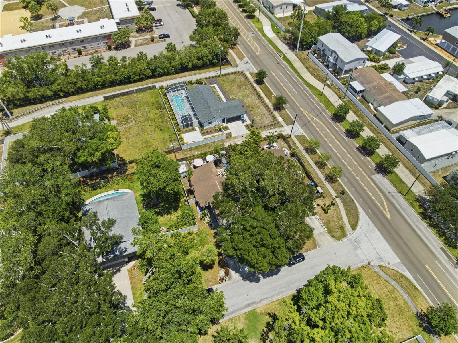 111 69TH AVE N, ST PETERSBURG, FL, 33702