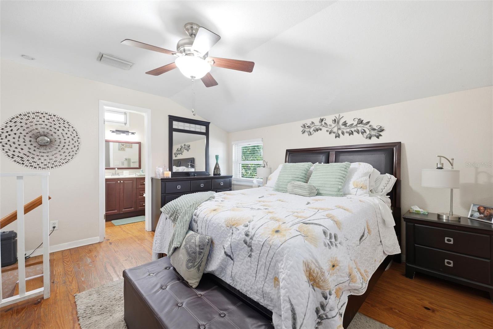 111 69TH AVE N, ST PETERSBURG, FL, 33702