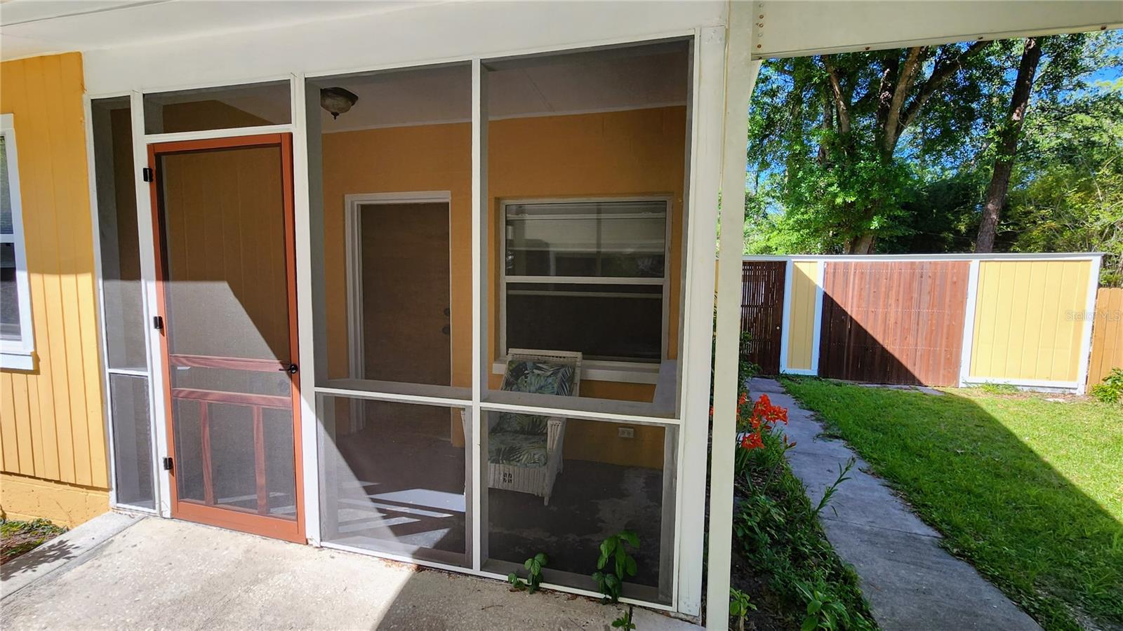 1038 NE 14TH AVE, GAINESVILLE, FL, 32601