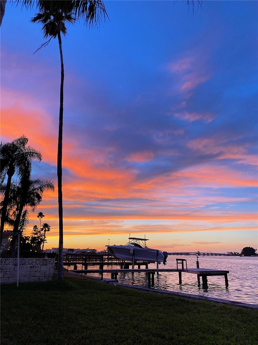 852 BAY POINT DR, MADEIRA BEACH, FL, 33708