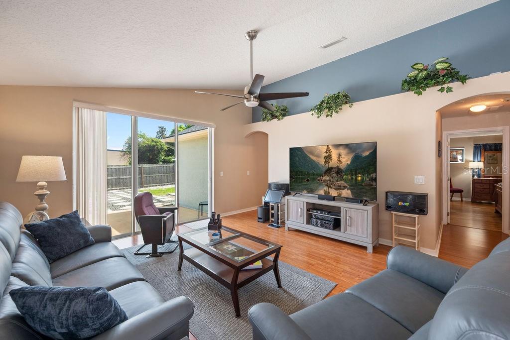 423 SYCAMORE SPRINGS ST, DEBARY, FL, 32713