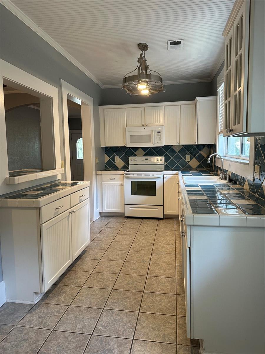 1209 E COMANCHE AVE, TAMPA, FL, 33604