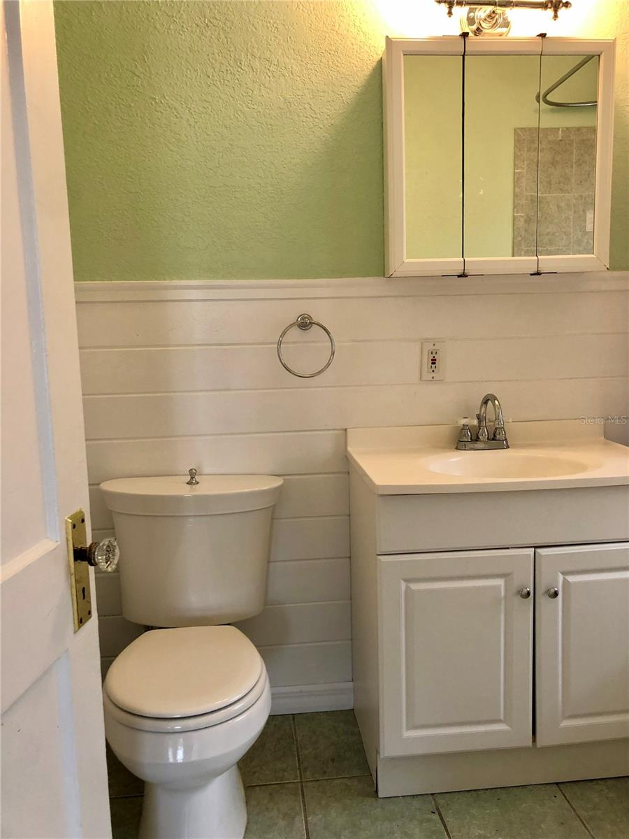 1209 E COMANCHE AVE, TAMPA, FL, 33604