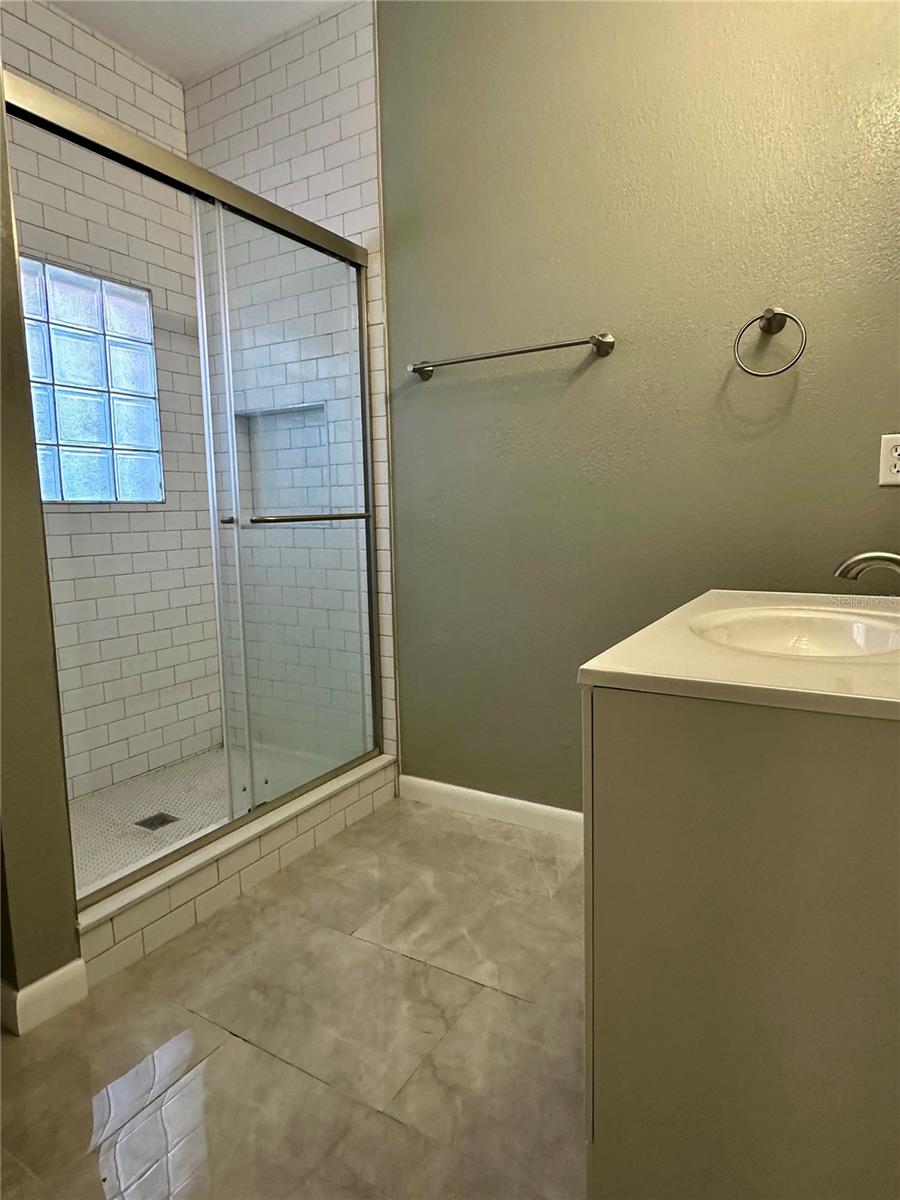 1209 E COMANCHE AVE, TAMPA, FL, 33604