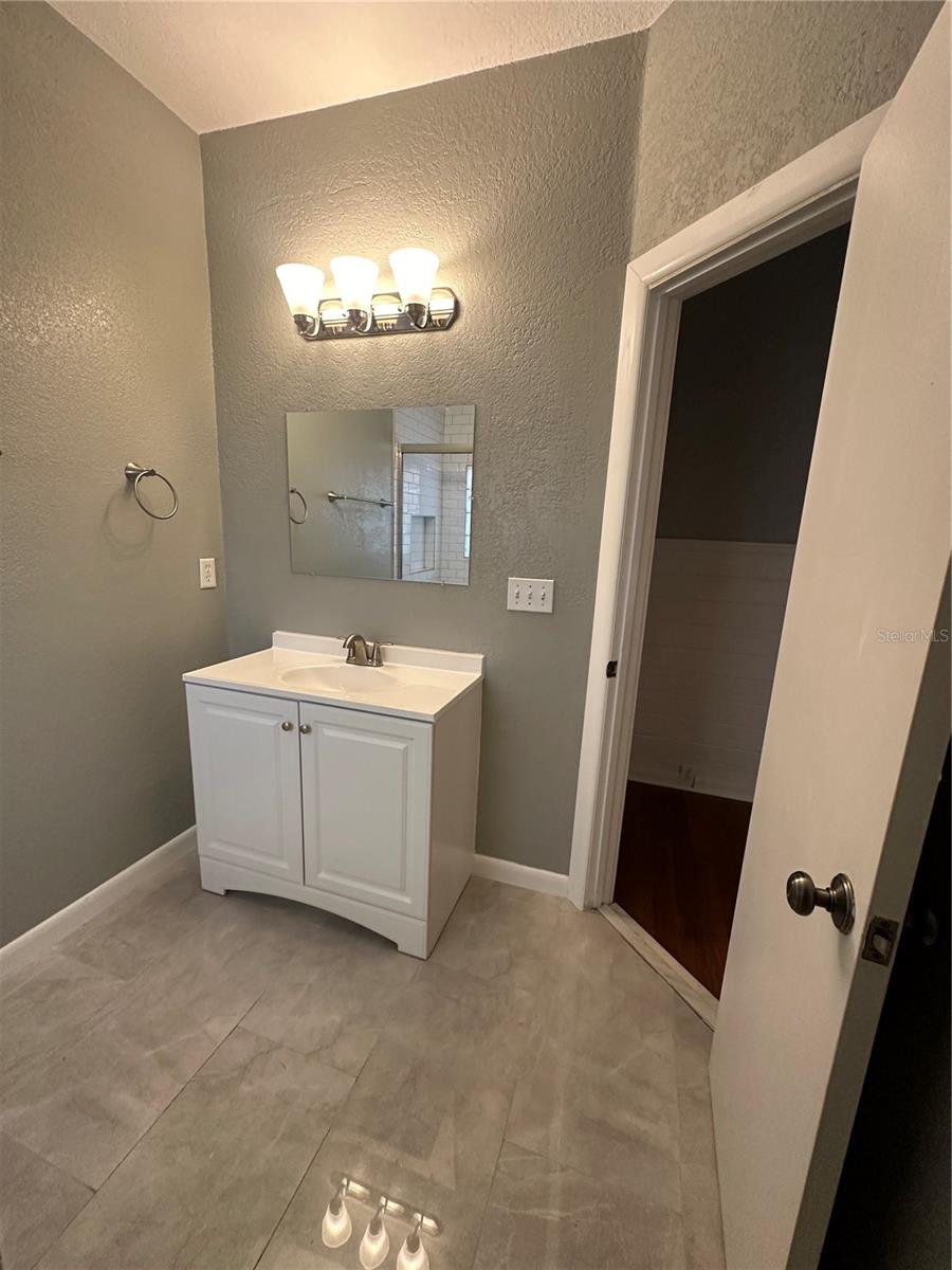 1209 E COMANCHE AVE, TAMPA, FL, 33604