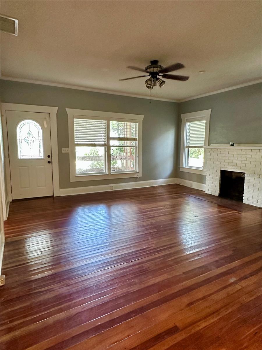 1209 E COMANCHE AVE, TAMPA, FL, 33604